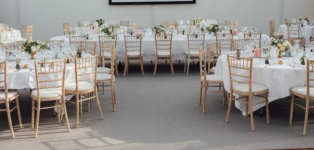 Spécialiste location mobilier château partout en France | ATAWA