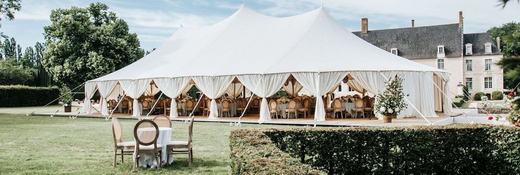 Mariage sur le thème blanc et naturel au Château du Bois de Sanzay 