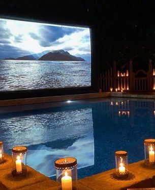 Outdoor projection screen