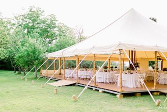 Wedding in a bamboo tent in the Gers